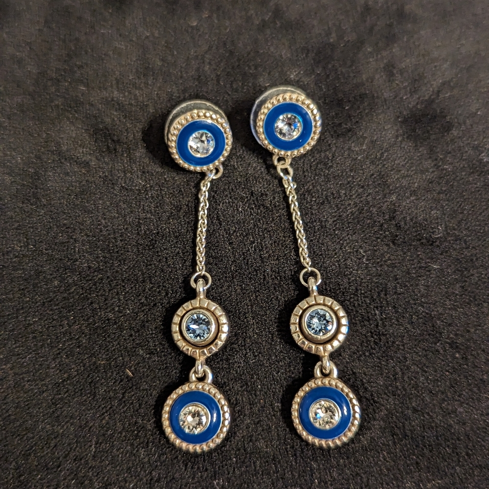 Women's earrings